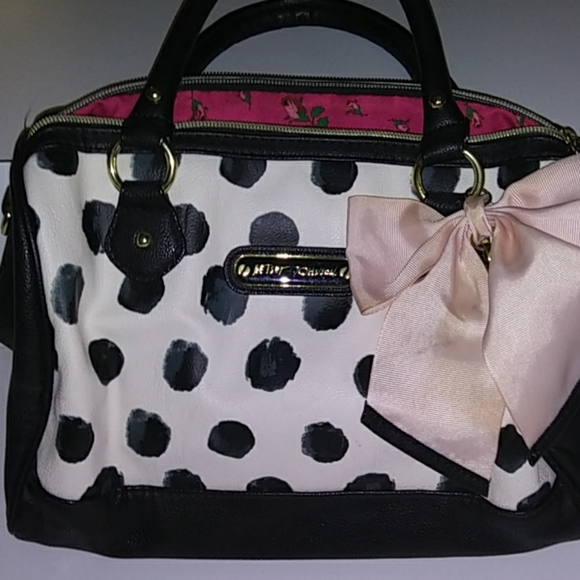 Betsey Johnson Handbags - 💗Betsey Johnson CUTE purse💗